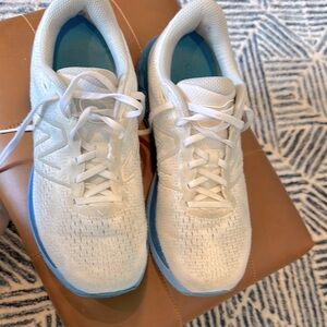 New Balance Women's Fresh Foam X 880 V12 - White/Vibrant Sky/Serene Blue Sz 10.5